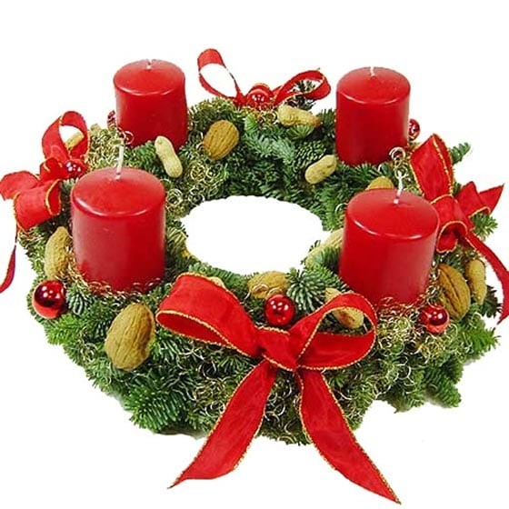 image de la Couronne de Noël Des Fleurs à Moscou | Entrefleuristes image de la Couronne de Noël Des Fleurs à Moscou | Entrefleuristes