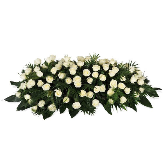 image de raquette de deuil composée de roses blanches | Entrefleuristes