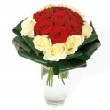 Image du bouquet de roses rouges & roses blanches Complicité | Entrefleuristes