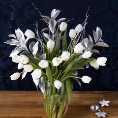 offrir bouquet chic  tulipes blanches Des Fleurs à Versaille