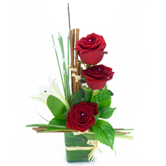 petite image de la composition Harmonie avec des roses rouges et du lys blanc pour la St Valentin