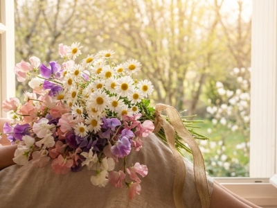 Fleur de naissance d'avril : marguerite et pois de senteur